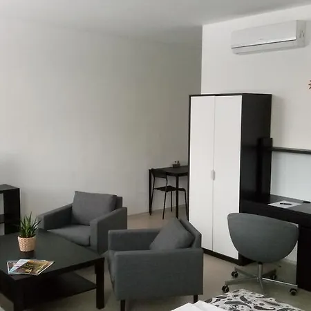 Mari Kiri Братислава